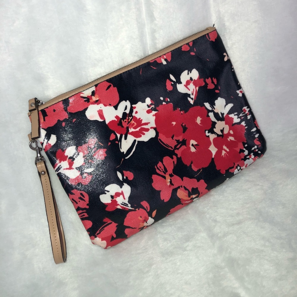 Floral Merona Wristlet